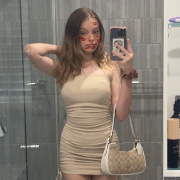 Never used and very flattering - Picture 2 of 3